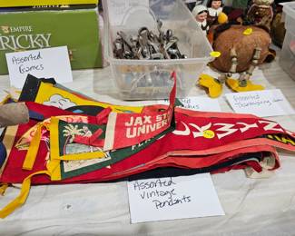 ASSORTED VINTAGE PENNANT FLAGS