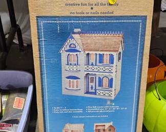 DOLL HOUSE