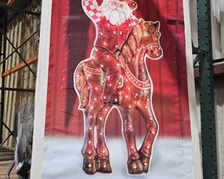 LIGHTED CHRISTMAS SANTA DECOR