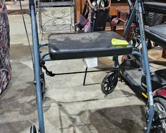 ROLLING WALKER
