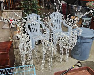 LIGHTED REINDEER DECOR