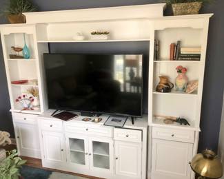 Modern white 4 piece wall unit that could be used separately 
