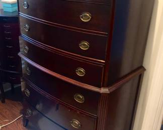 Federal style chest of drawers