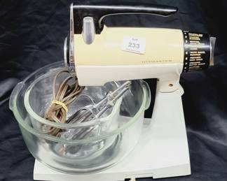	Sunbeam Mixmaster Stand Mixer w/ Glass Bowls & Bea
