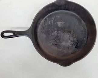 Griswold Wagner Ware Cast Iron Skillet No. 8
