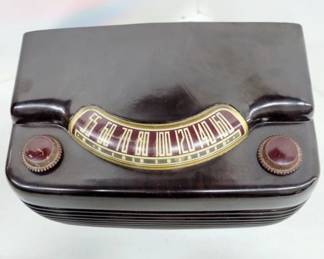 	1940s Bakelite Tube Radio With Back Panel