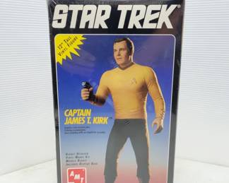	Star Trek Captain Kirk Model Kit