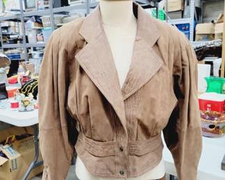	Women’s Brown Suede Jacket With Pleated Size M