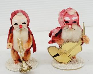	Pair Of Pipe Cleaner Santa Musicians