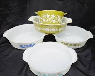 Lot Of Pyrex Mixing Bowls