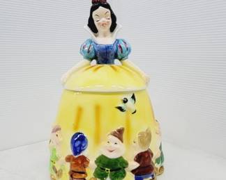 	Snow White And Seven Dwarfs Cookie Jar