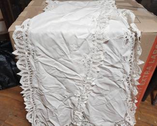 TABLE RUNNER