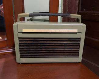 $20 RCA Victor Portable Radio
