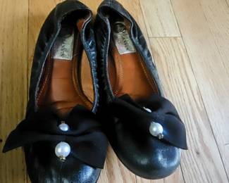 $32.50 Black Lavin Detail Ballet Flats