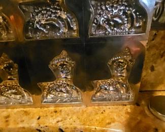 $10 Vintage Chocolate Molding
