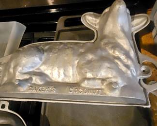 $25 Vintage Lamb Cake Pan