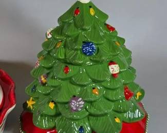 Temptations Christmas tree cookie jar