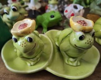 Frog salt and pepper set