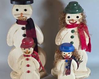 Chunky wood snowman family decor