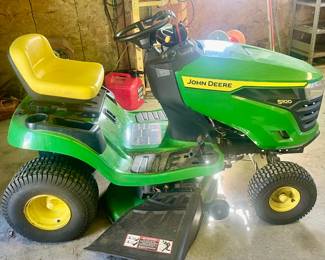 John Deere S100 55 hrs Like New