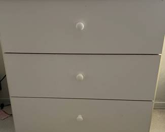 3-Drawer Dresser