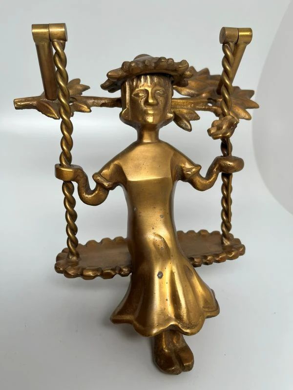 180 MacKenzieChilds Mrs. Power Brass Door Knockermin