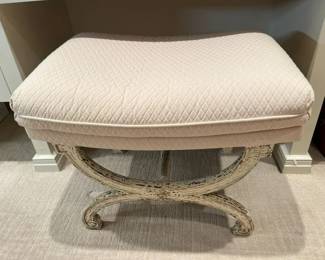 180 Upholstered Vanity Stoolmin