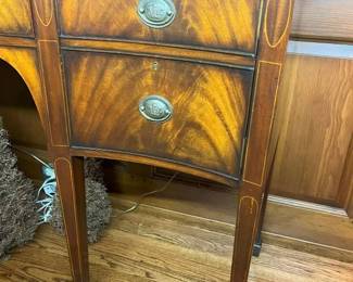 180 Kittinger Flame Mahogany Sideboard Detailmin