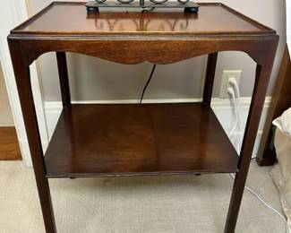 180 Georgian Bevan Funnel Mahogany 2Tier Accent Table X2min