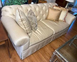 180 Bel Age Silk Dupioni Chesterfield Sofamin