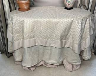 180 Oversized Decorator Fabric Hostess Tablemin