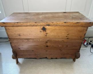 180 Antique Pine Rustic Trunkmin
