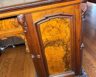 180 Antique Burled Walnut Partners Kneehole Desk Detailmin