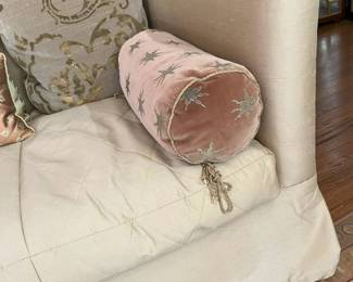 180 R. Jones Silk Dupioni Settee Upholstery Detailmin