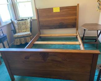 ANTIQUE FULL SIZE BED