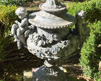 This beautiful cherub garden statuary peace was plucked right out of the plaza!