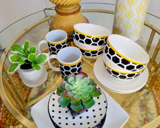 Lots of Fun Kitchen Items & Accessories