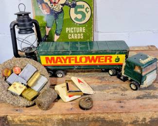 Vintage Collectibles & Toy Metal Mayflower Semi Truck