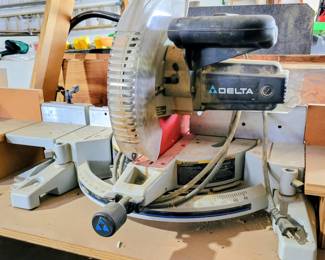 Delta Mitre Saw with Rolling Table *** Does not discount to 50% off