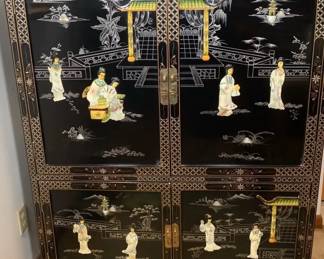 Elegant Chinese Chinoiserie Black Lacquer Cabinet