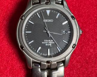 SEIKO TITANIUM DRESS WATCH