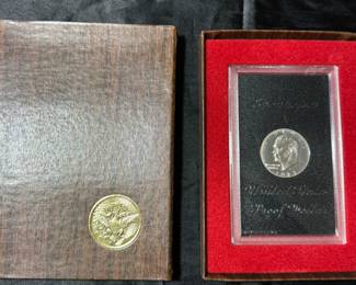 SILVER EISENHOWER DOLLAR IN GOLD SEAL COLLECTOR BOX
