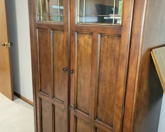 Desk armoire