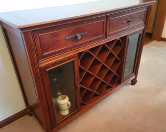 Buffet/wine storage cabinet