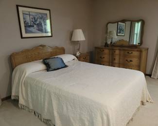 Queen size bed
