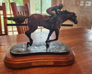 Bob parks horse racing statue 'one for the money'