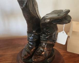Bob parks bronze boots statue 'seen better days'