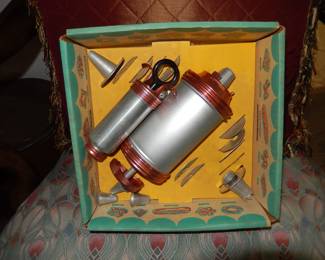 VINTAGE MIRRO COOKY PRESS AND EXTRA