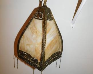 ANTIQUE CARMEL SLAG GLASS HANGING LIGHT FIXTURE LATE 1890-1910 NO CRACKS