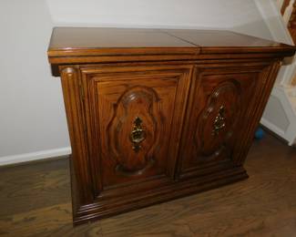 VINTAGE THOMASVILLE LIFT TOP SERVER